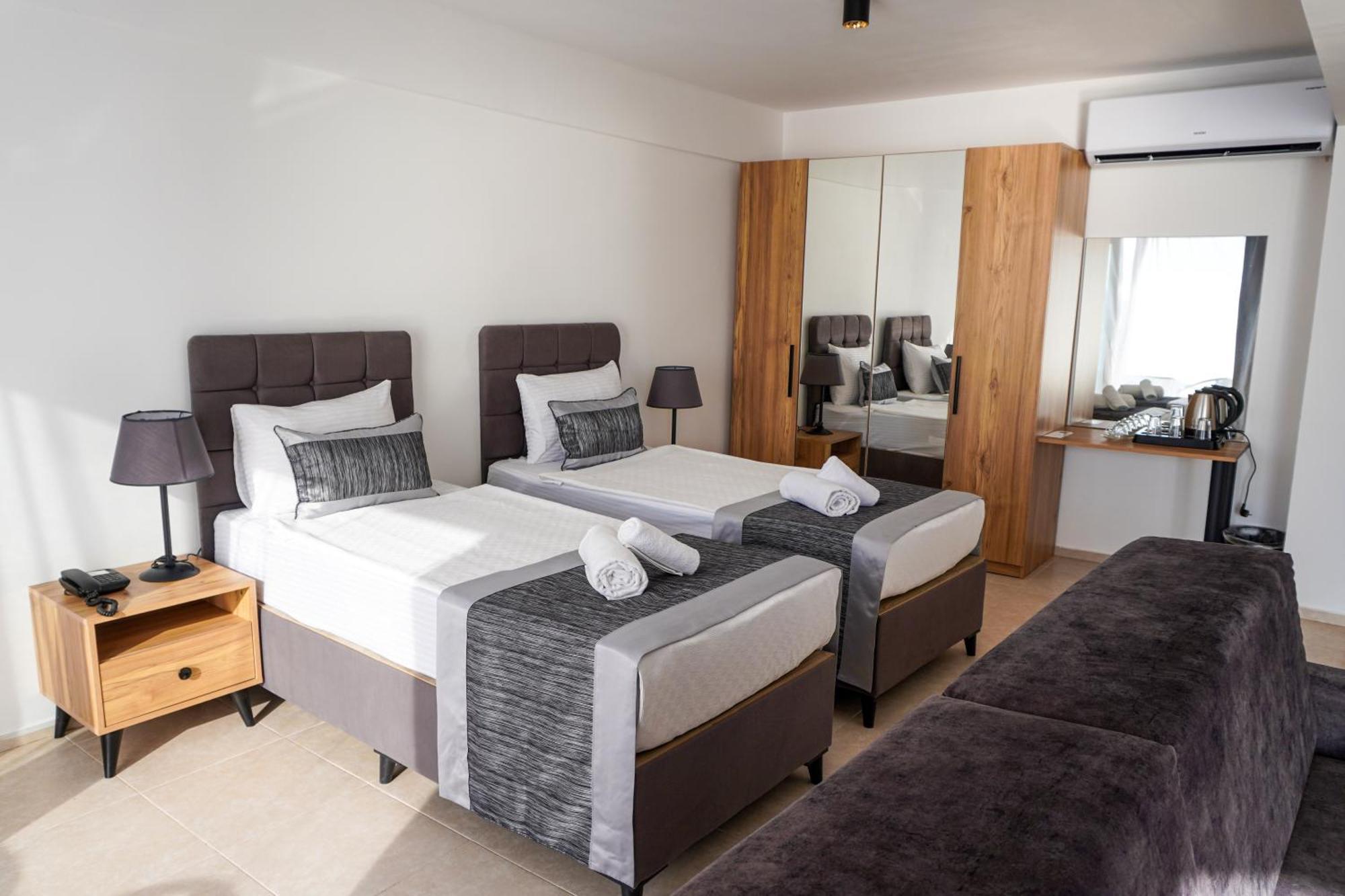 Ni Marin Hotel Milas Екстер'єр фото